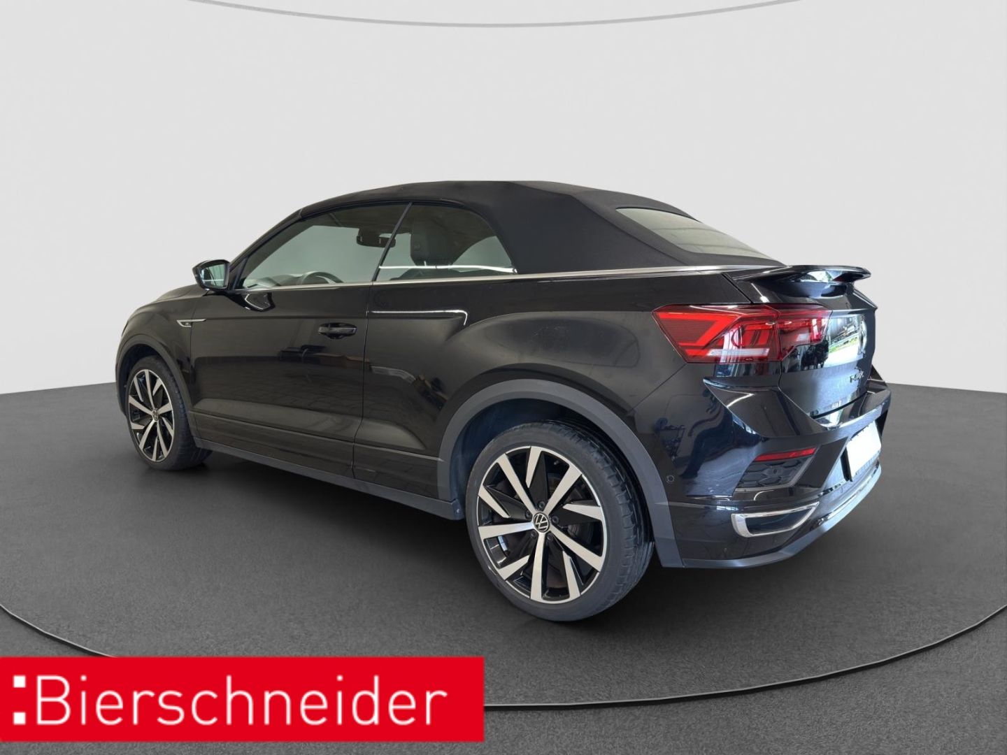 Volkswagen T-Roc 1.5 TSI DSG R-Line - Samsaru's Car Outlet