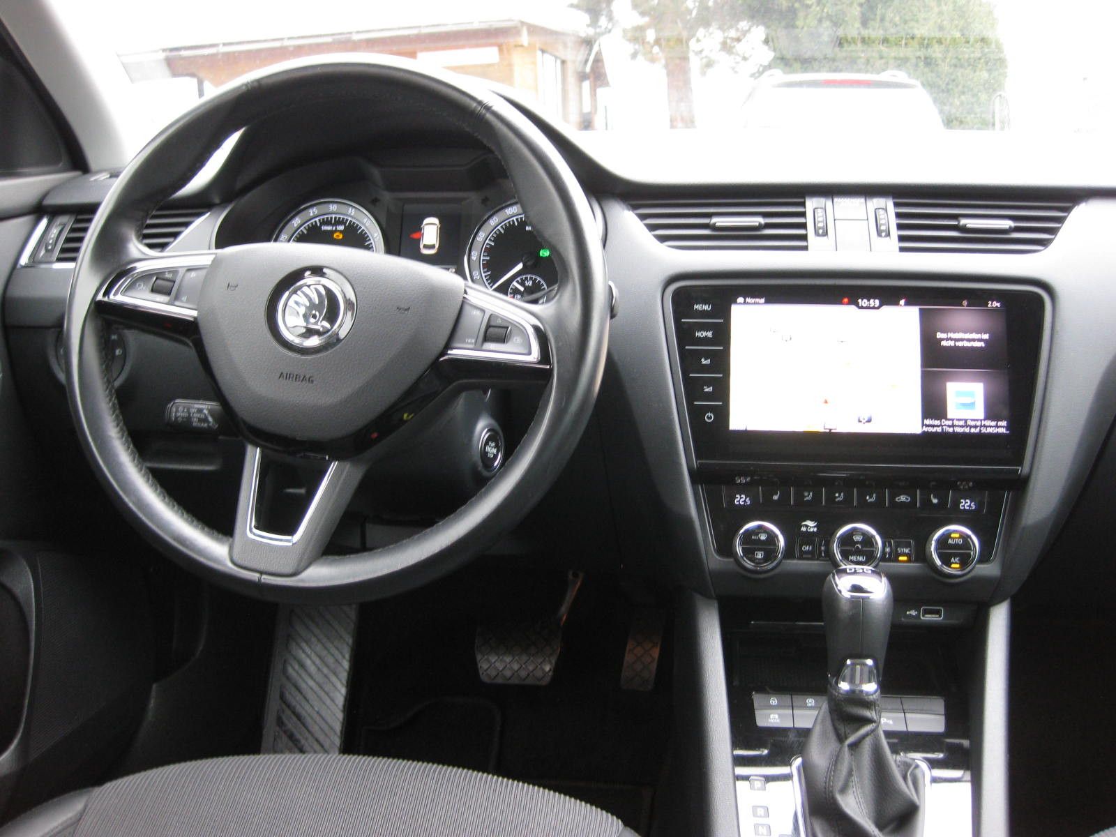Skoda Octavia Combi Style - Samsaru's Car Outlet