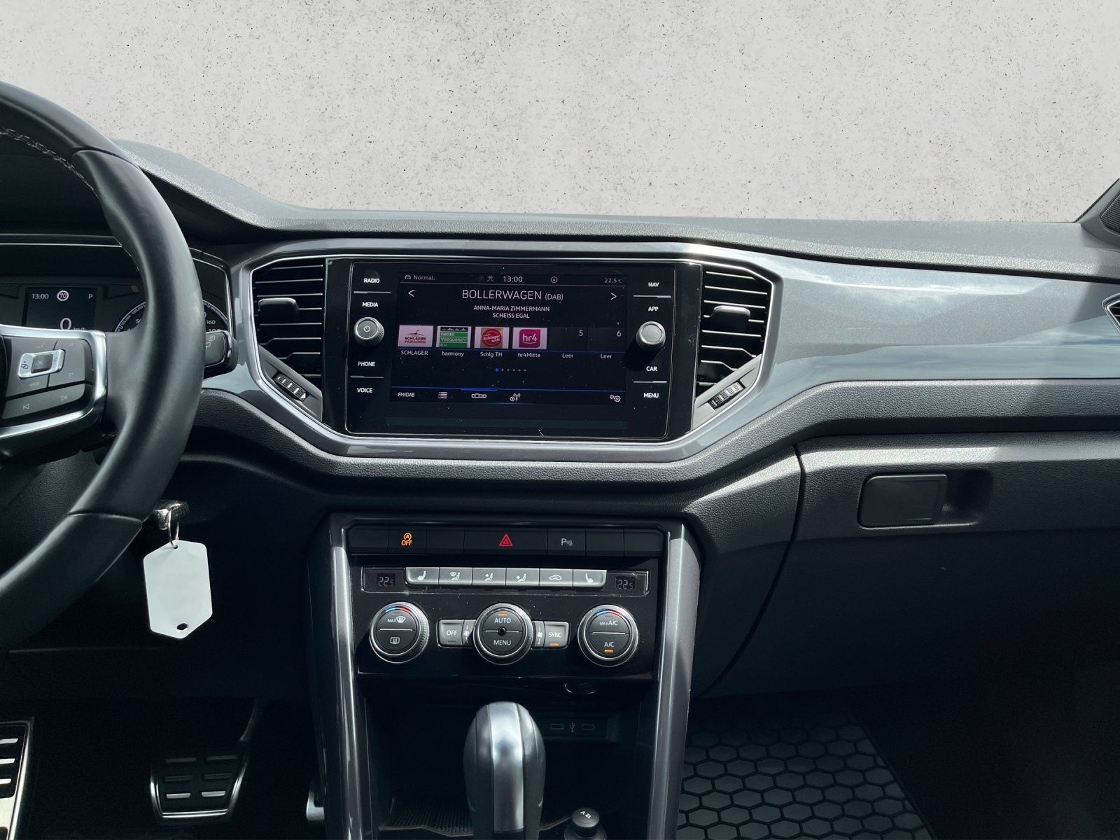Volkswagen T-Roc 2.0 TSI DSG Sport 4M. - Samsaru's Car Outlet