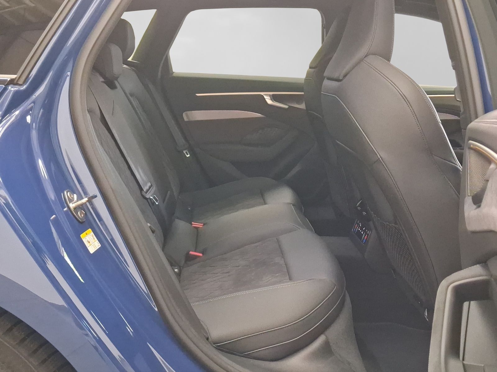 Audi A6 Avant eHybrid Q S LINE UPE93 AHK BF-DISPLAY M