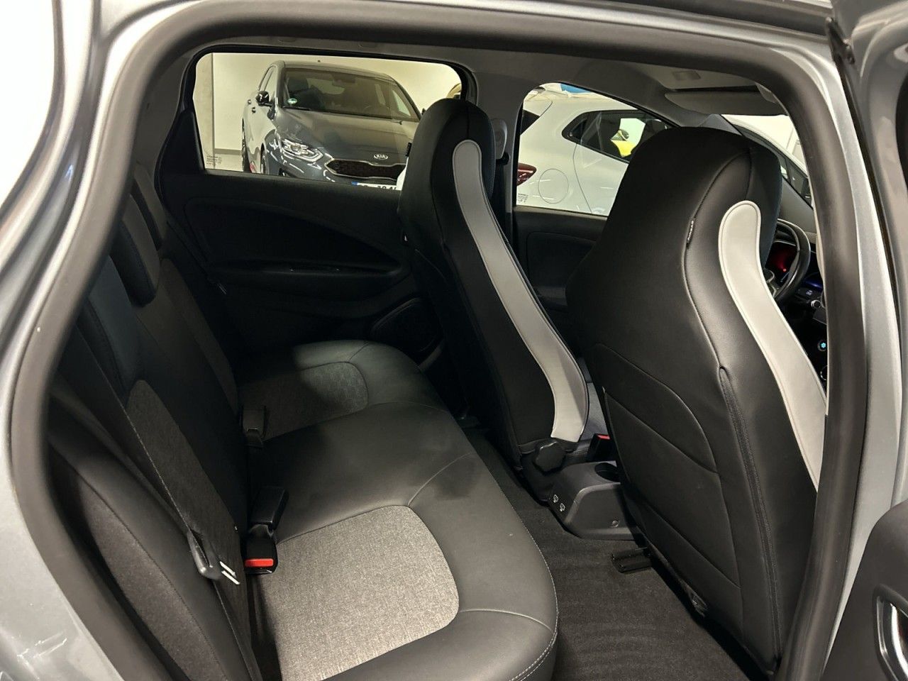 Renault Zoe Intens - Samsaru's Car Outlet