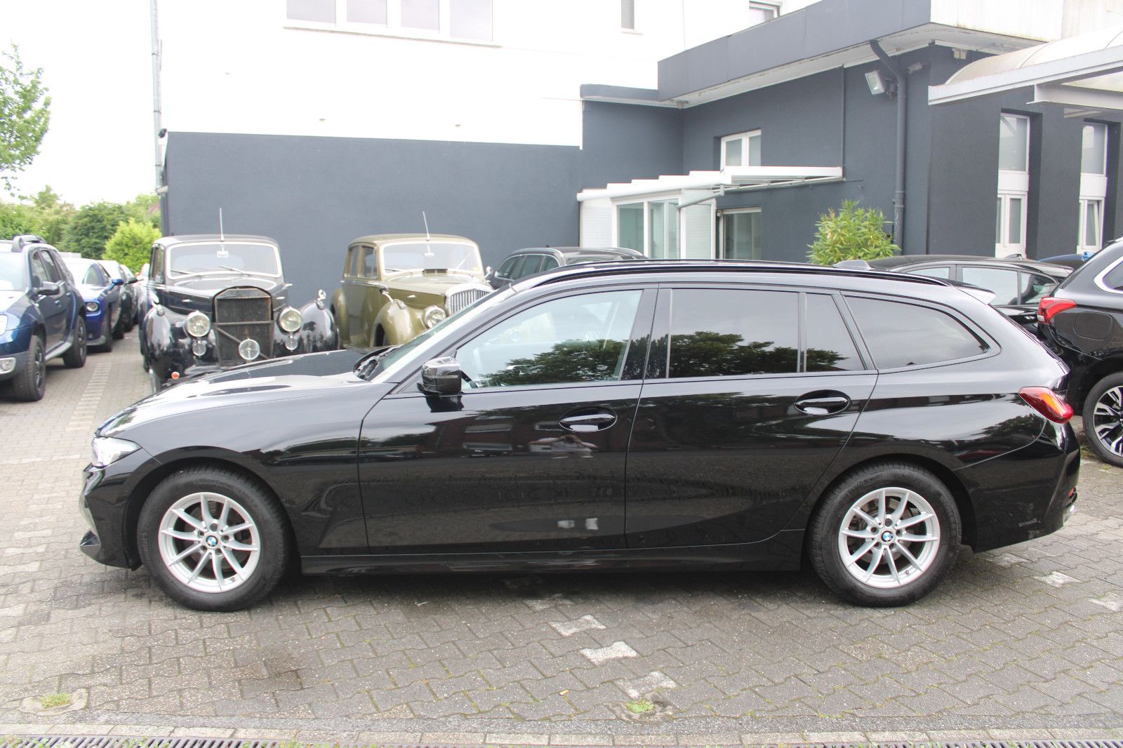 BMW 320dA Touring - Samsaru's Car Outlet