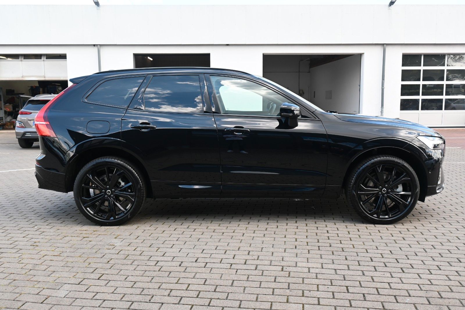 Volvo XC60 B5 B AWD Ultra Black Edition*LUFT*360°*ACC