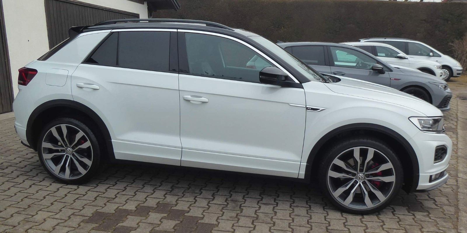 Volkswagen T-Roc Sport R-LINE - Samsaru's Car Outlet