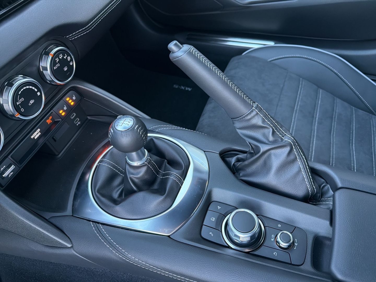 Mazda MX-5 Homura SKY-G.132 El. Verdeck Navi Bose LED