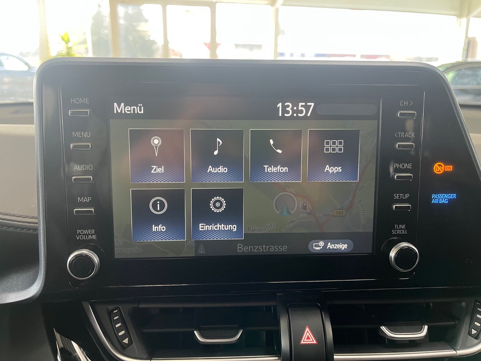 Toyota C-HR Hybrid1.8 Team - Samsaru's Car Outlet