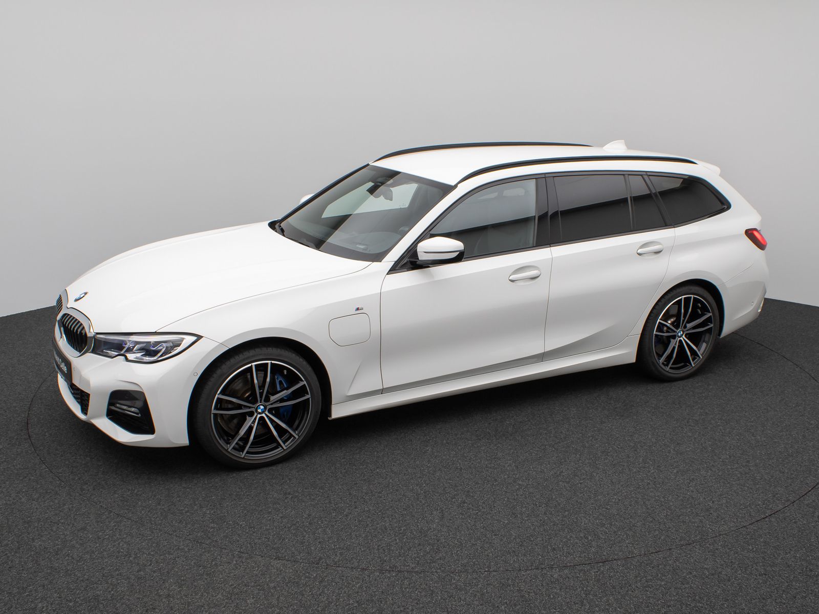 BMW 330e M Sport - Samsaru's Car Outlet