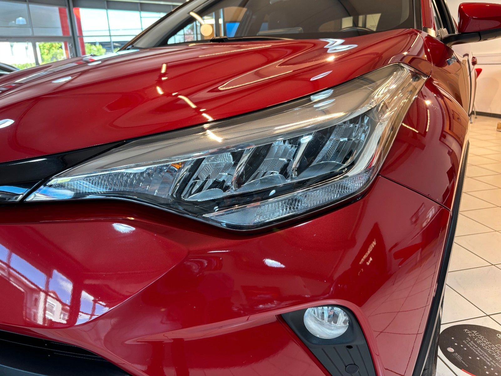 Toyota C-HR Hybrid Team D - Samsaru's Car Outlet