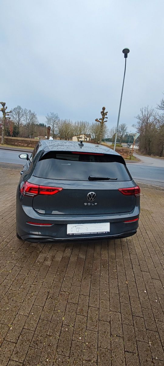 Volkswagen Golf 1.5 TSI Life - Samsaru's Car Outlet