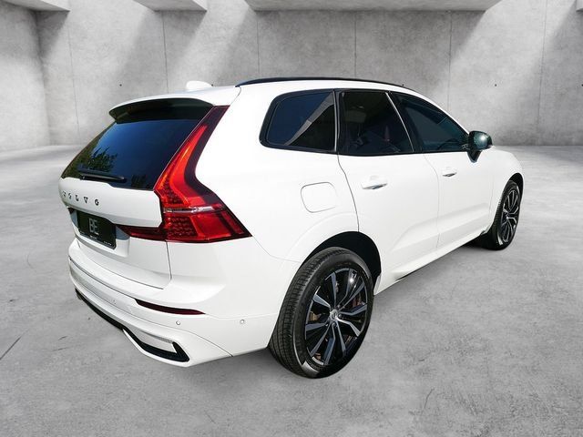 Volvo XC60 B4 Plus Dark SHZ H/K HGSD NAVI FACEL. LED