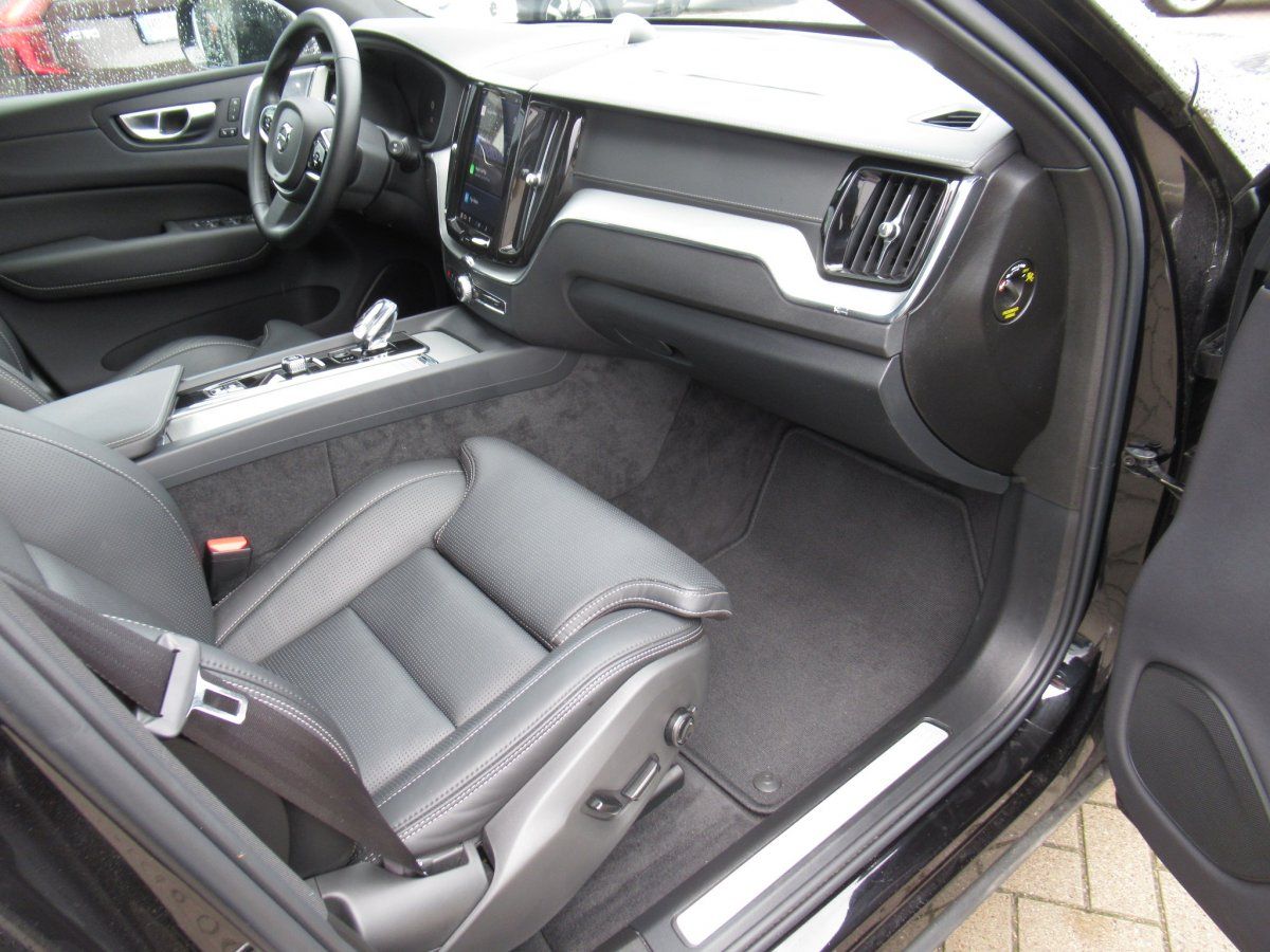 Volvo XC60 T6 AWD Plug-in Hybrid Black Edition Ultra