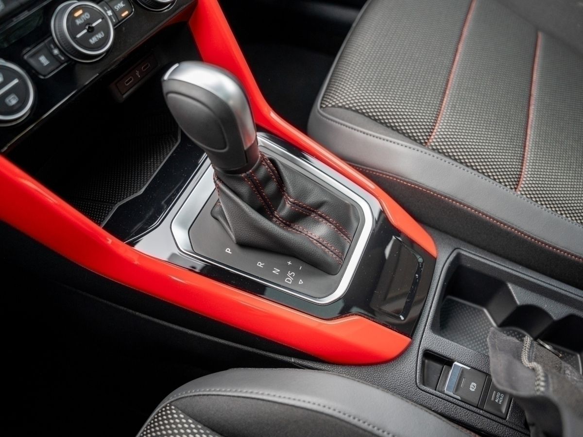 Volkswagen T-ROC Sport 1.5 TSI - Samsaru's Car Outlet