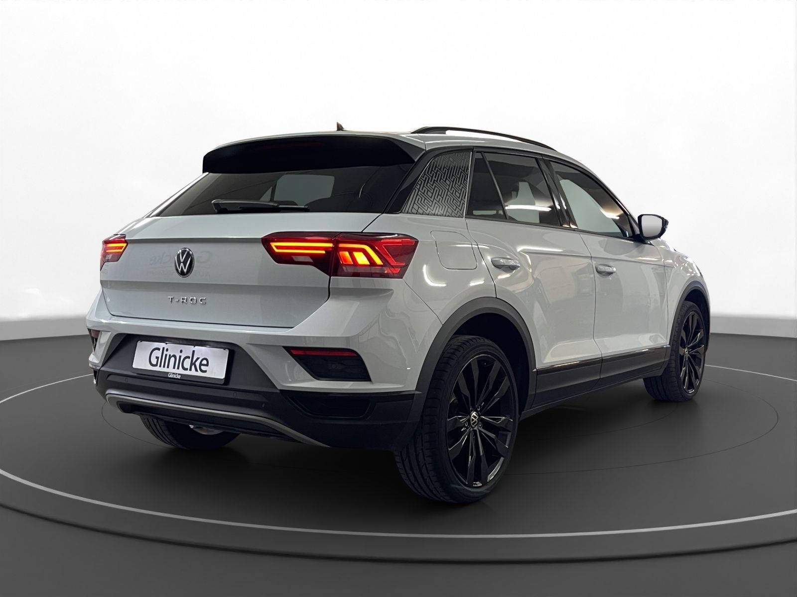 Volkswagen T-Roc 1.5 TSI Sport - Samsaru's Car Outlet
