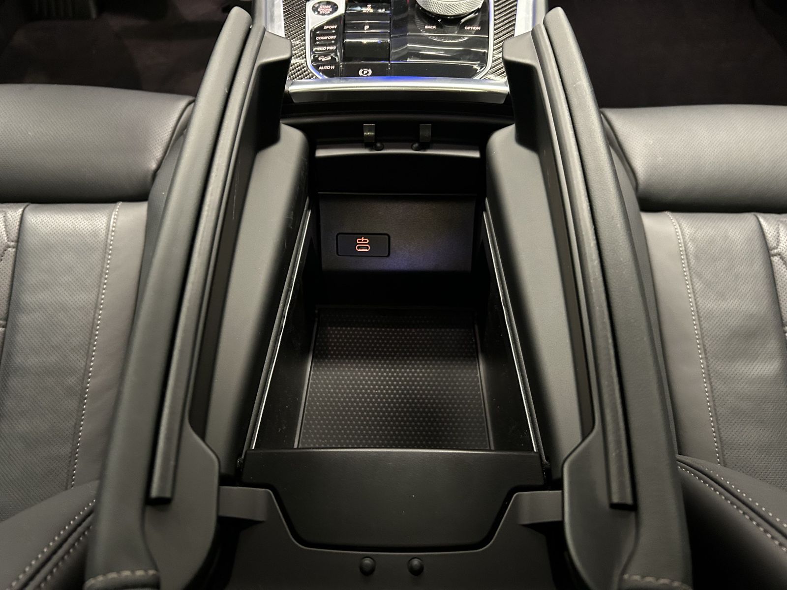 BMW X6 xDrive40d M Sportpaket Pro B&W Pano. AHK DAB