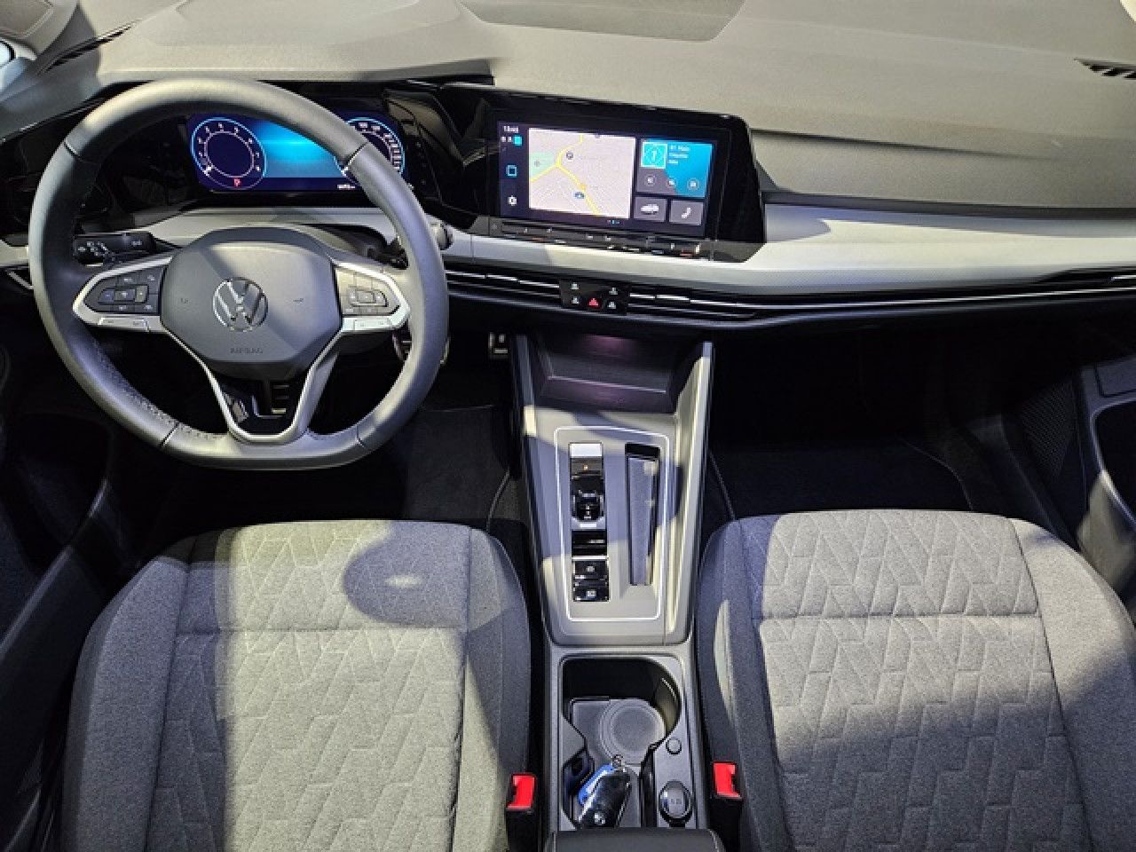 Volkswagen Golf 1.5 eTSI Move DSG - Samsaru's Car Outlet