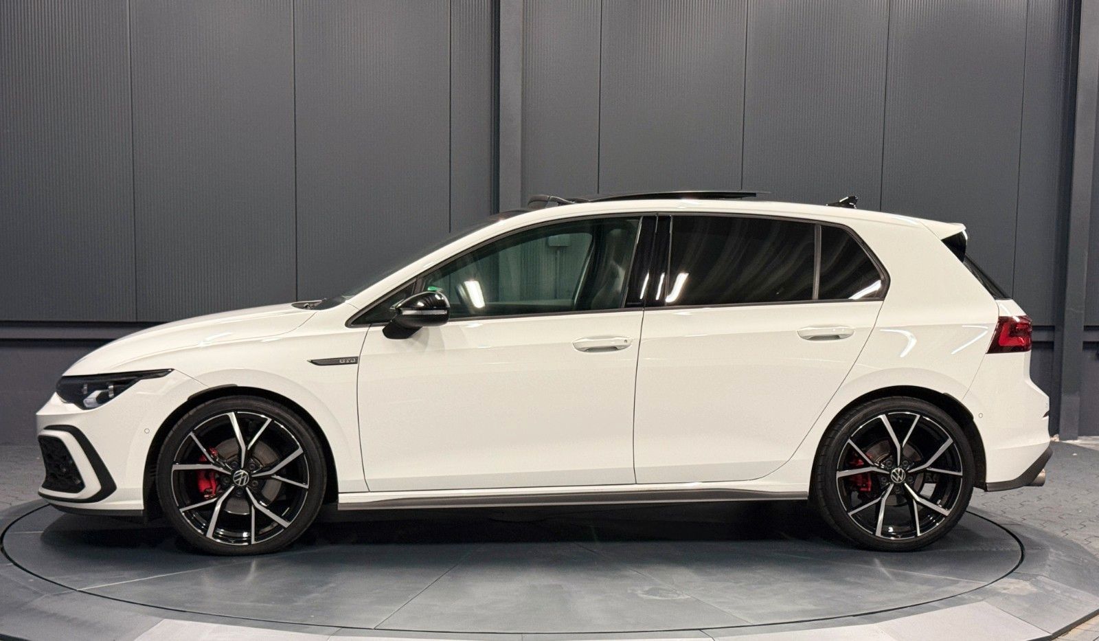 Volkswagen Golf GTD *Black Style*19Zoll*PANORAMA*LEDER*H&K*