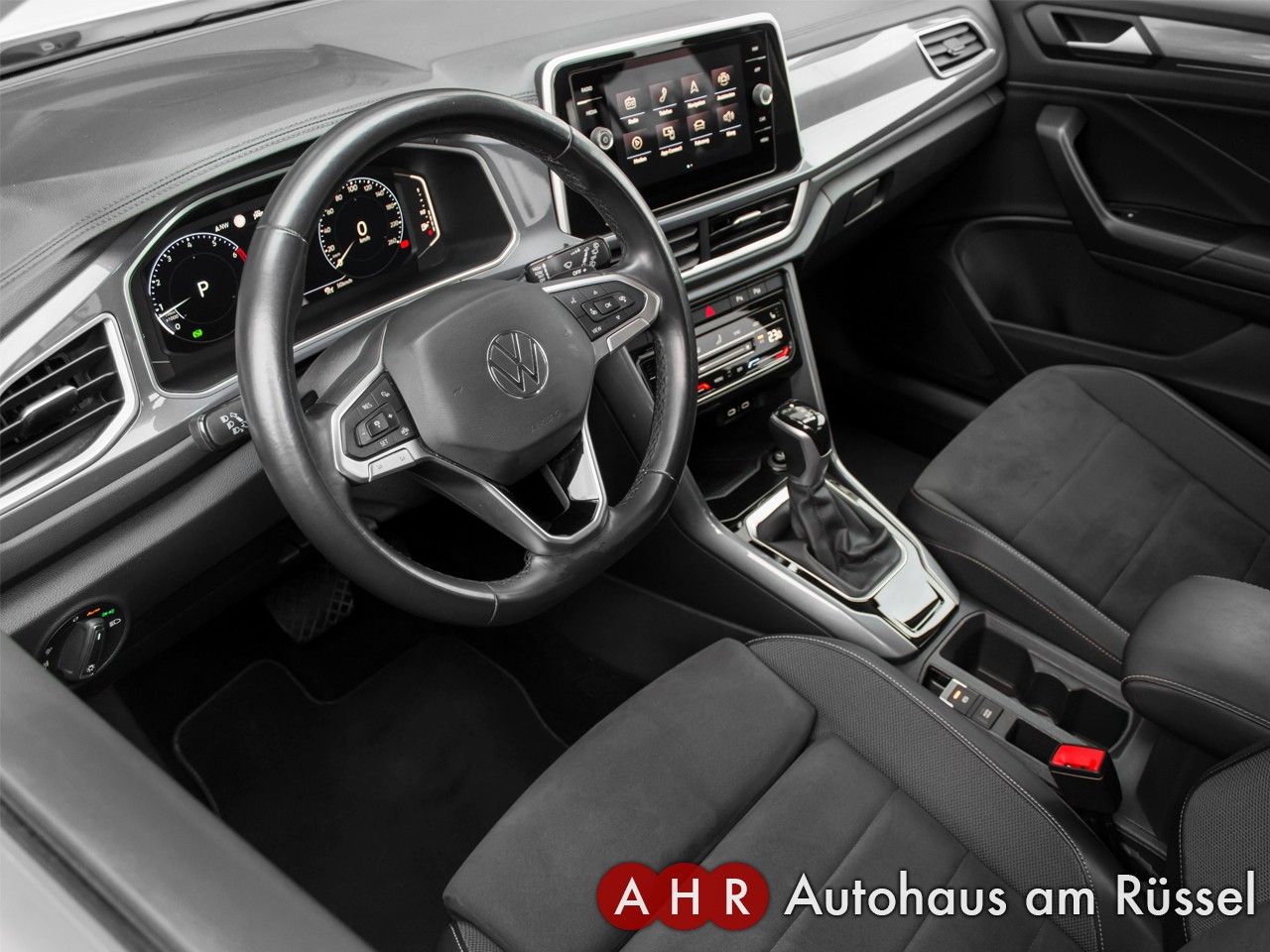 Volkswagen T-Roc Style 1.5 TFSI DSG - Samsaru's Car Outlet