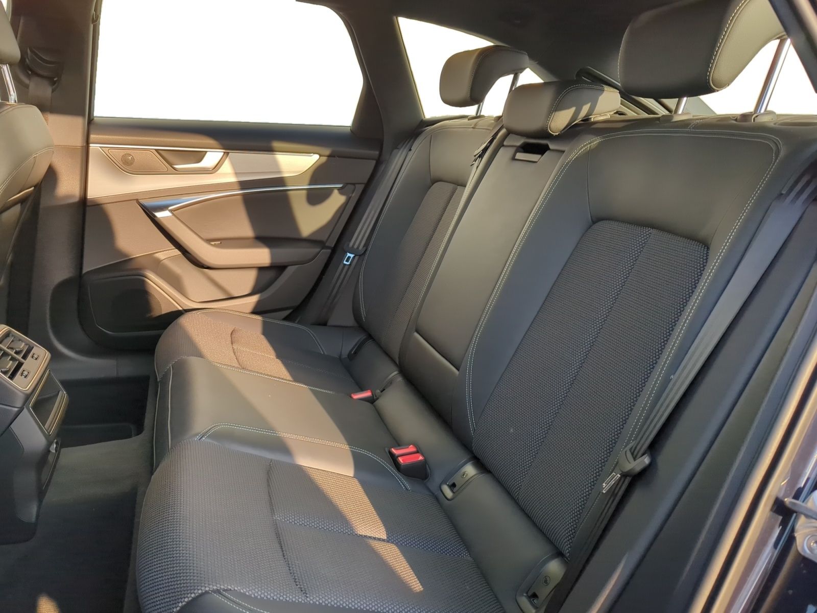 Audi A6 Avant 40 TDI S-Line S tronic - Samsaru's Car Outlet