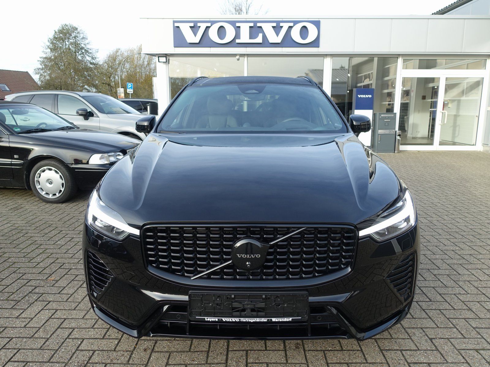 Volvo XC60 Black Edition Ultra T8 AWD/Massage/B&W/AHK
