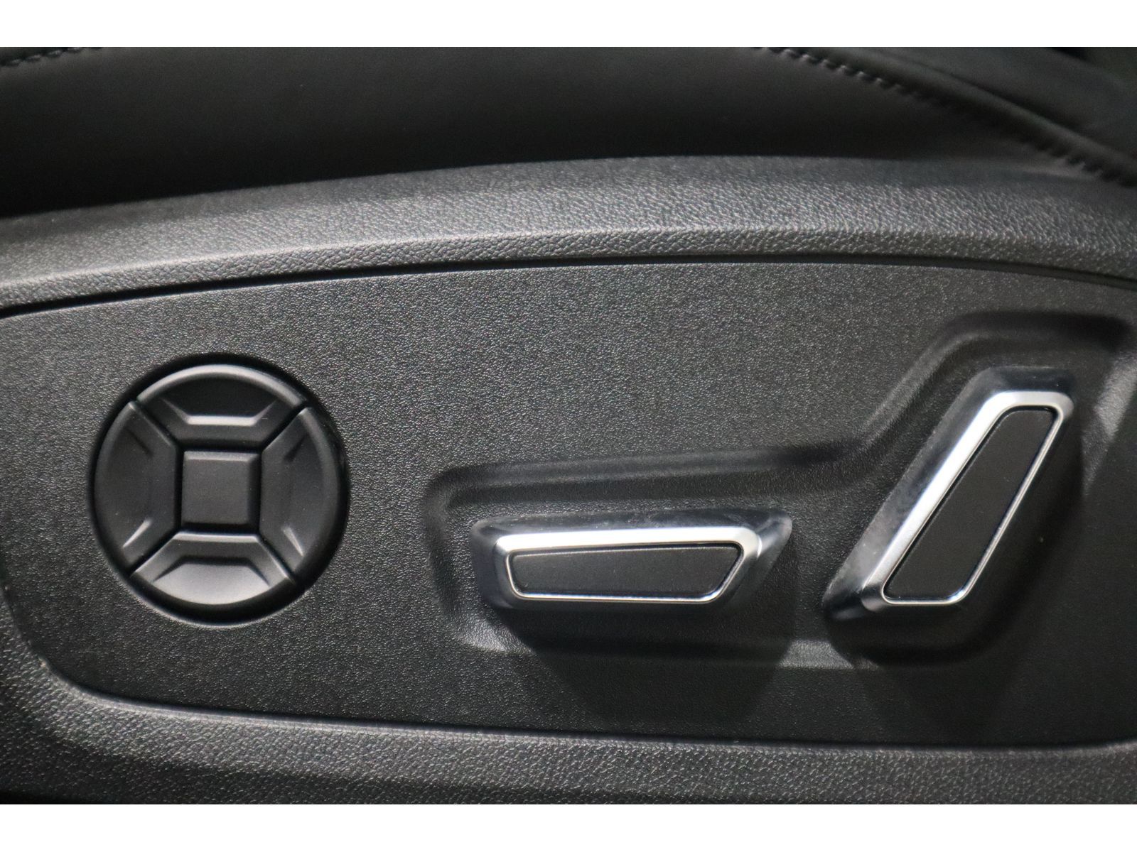 Audi A6 Avant 45 TDI quattro S-Line - Samsaru's Car Outlet