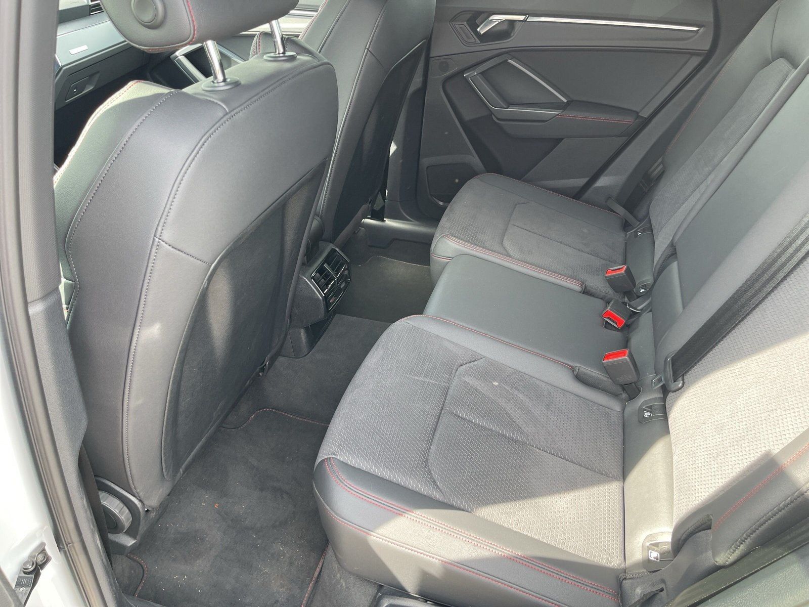 Audi Q3 40 TFSI S-line quattro S-tronic - Samsaru's Car Outlet