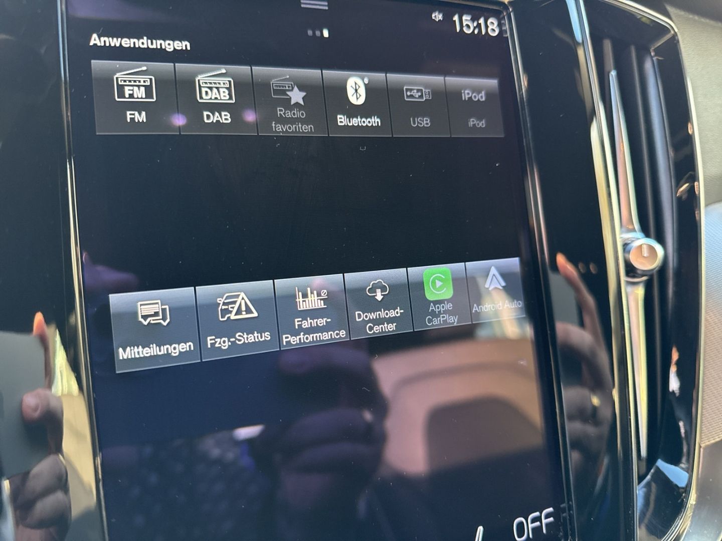 Volvo V60 Recharge T6 R Design Kombi Plug-In Hybrid AW