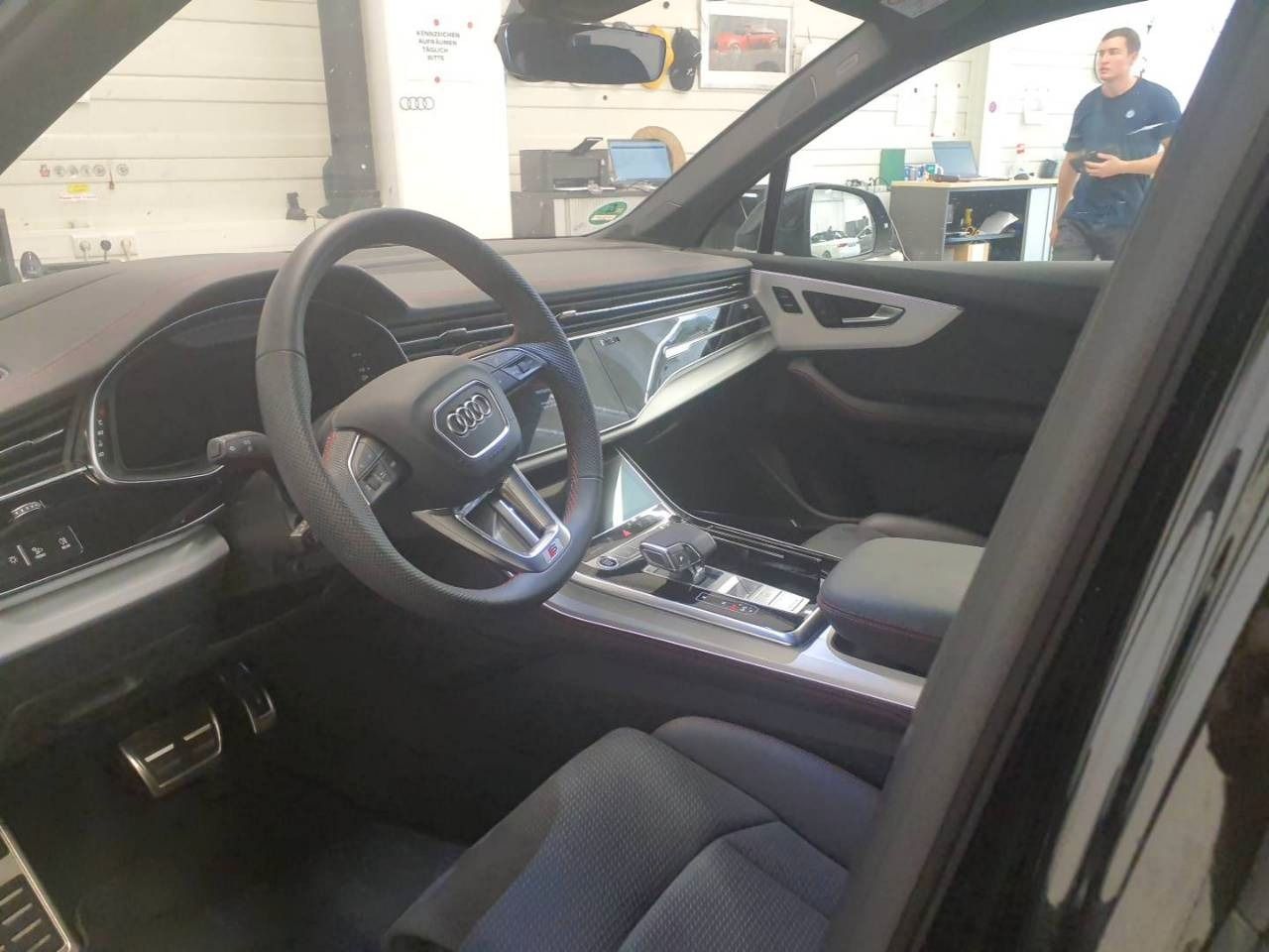 Audi Q7 55 TFSI quattro S line *7-SITZER*AHK*TV*HEAD-