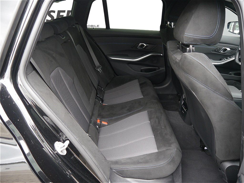 BMW 320i tour. M Sport A. +PANO+AHK+adLED+HIFI+