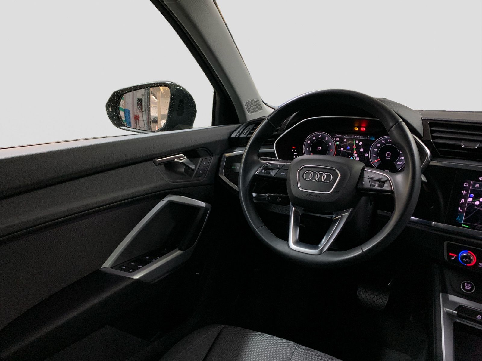 Audi Q3 40 TFSI quattro - Samsaru's Car Outlet