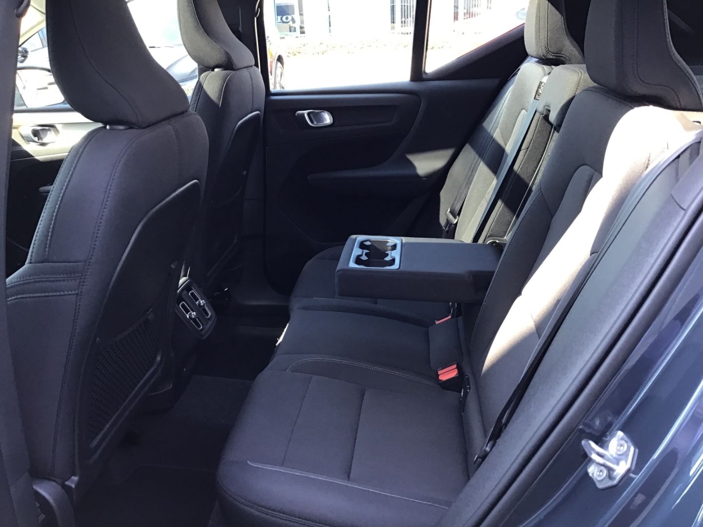 Volvo XC40 T3 Momentum Pro - Samsaru's Car Outlet