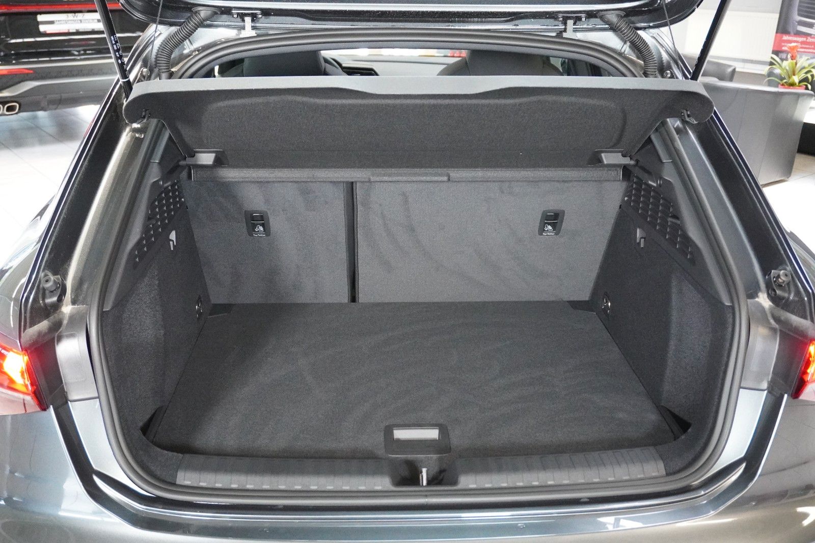 Audi A3 Sportback S-Line 35 TFSI S-Tronic - Samsaru's Car Outlet