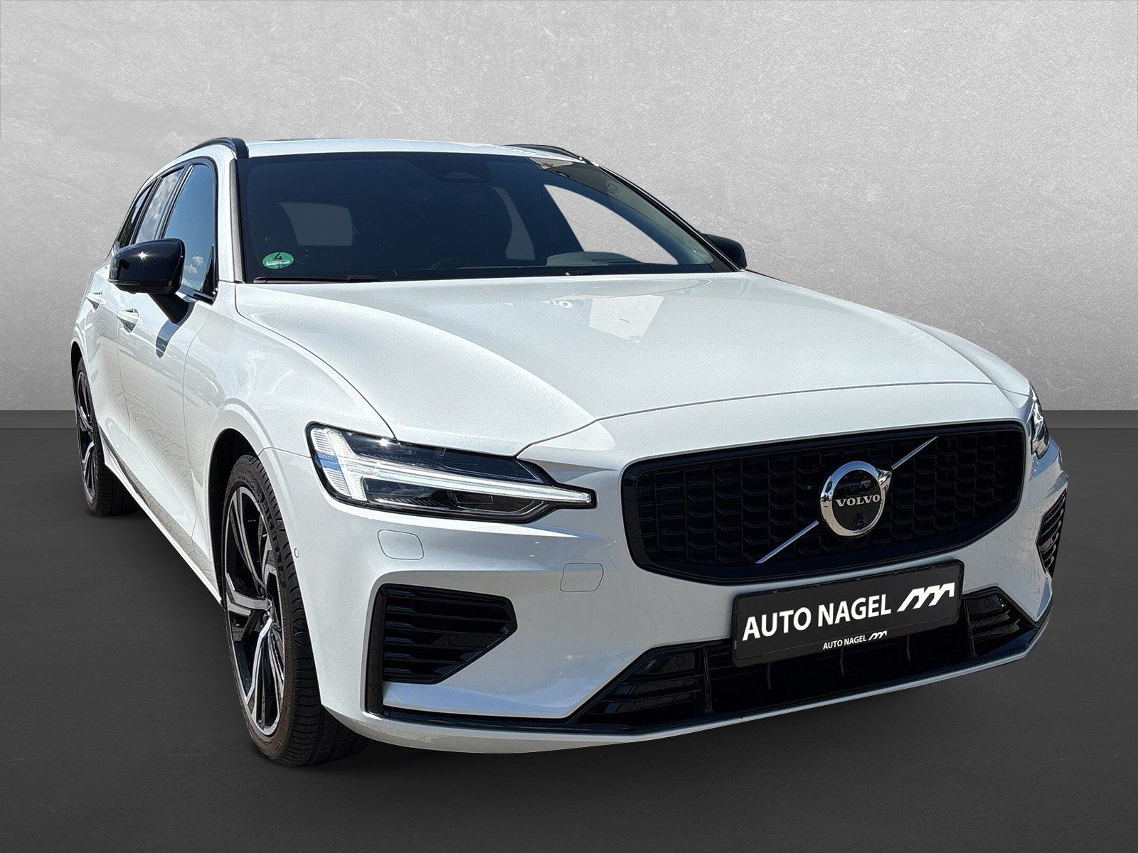 Volvo V60 T8 PHEV AWD Plus Dark *360° PANO BLIS HUD*