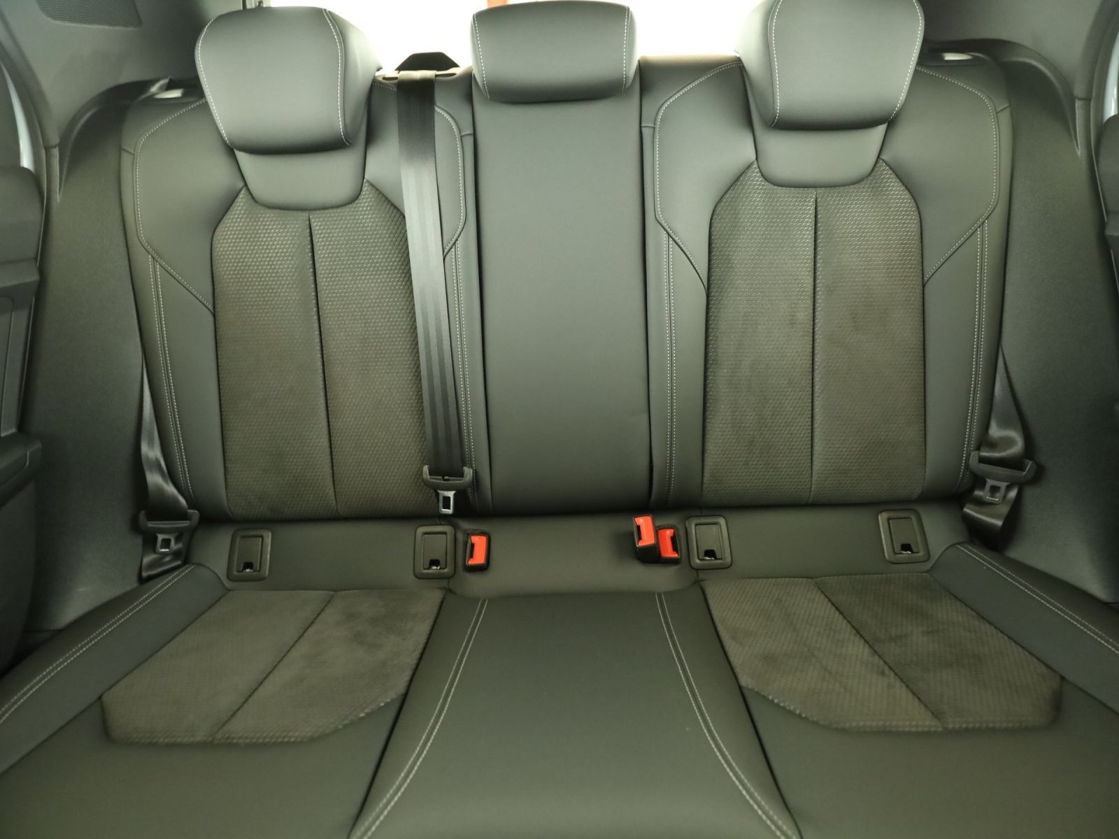 Audi A1 Sportback 40 TFSI S line - Samsaru's Car Outlet