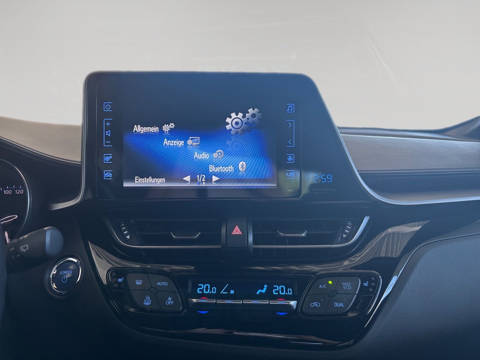 Toyota C-HR Hybrid Club - Samsaru's Car Outlet
