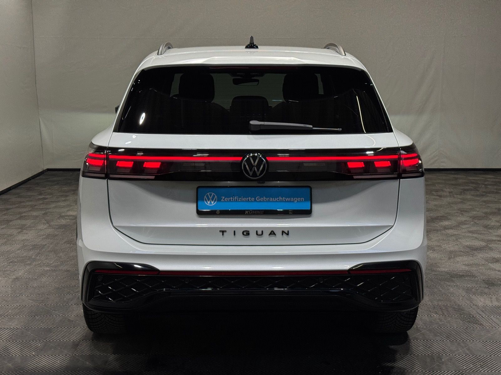 Volkswagen Tiguan R-Line 1.5 TSI eHybrid | MATRIX NAVI PANO