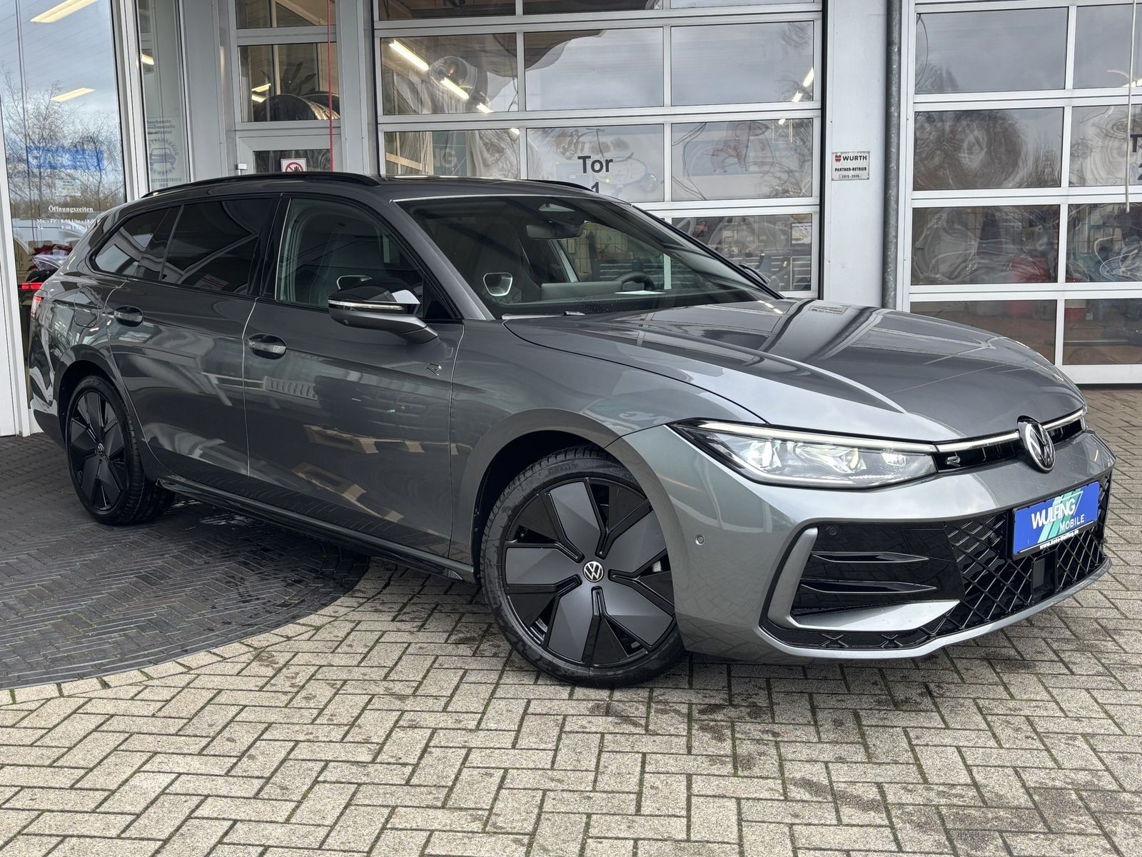 Volkswagen Passat Variant 2.0 TDI-4-Motion R-Line Black +++