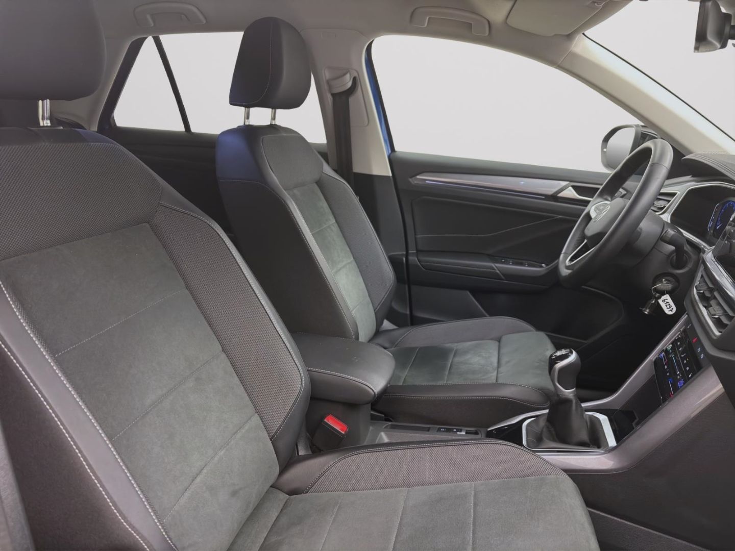 Volkswagen T-Roc 1.0 TSI STYLE - Samsaru's Car Outlet