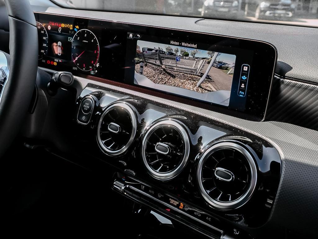 Mercedes-Benz A 200 d Progressive Advanced - Samsaru's Car Outlet