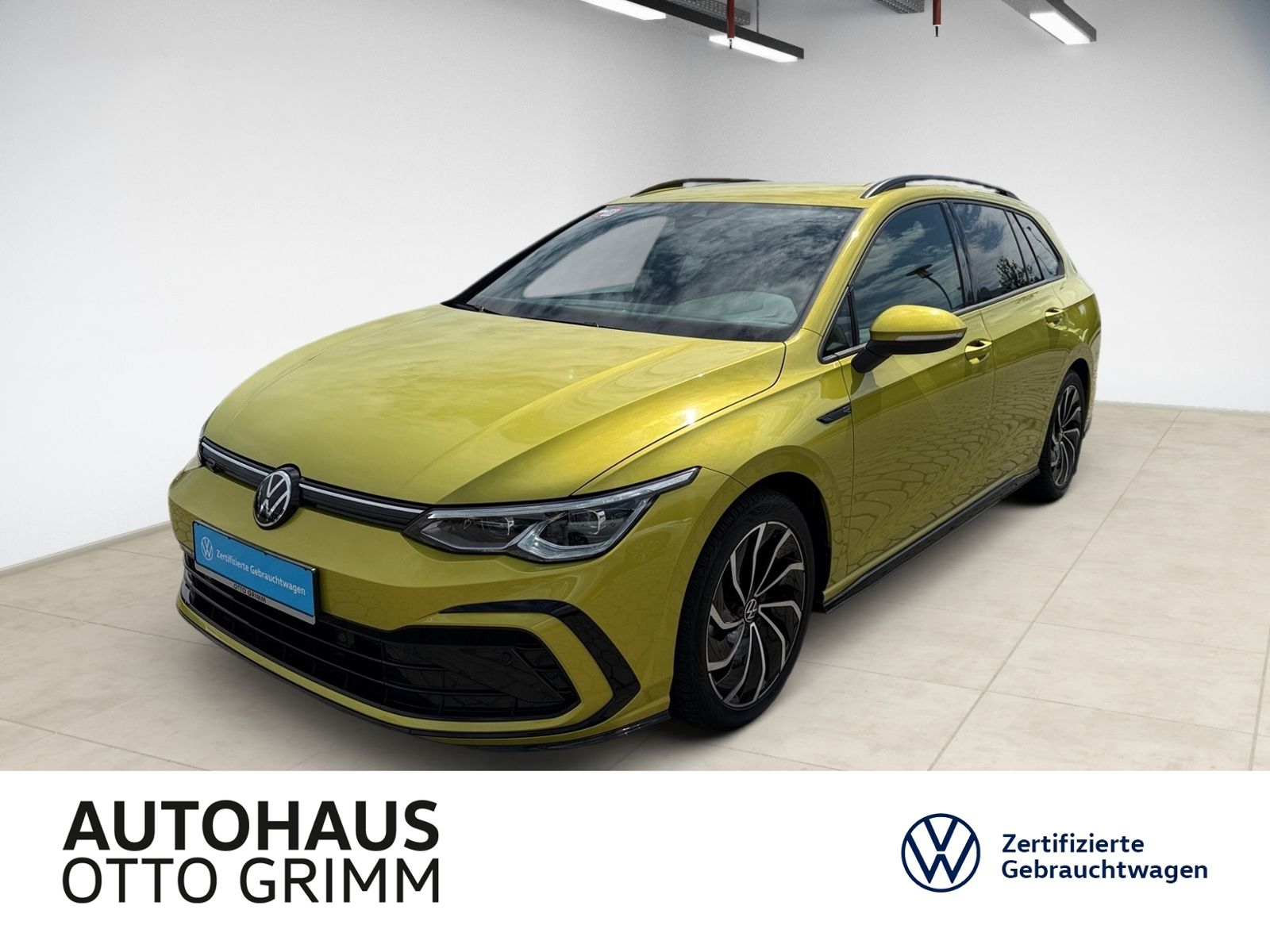 Volkswagen Golf VIII Variant 1.5 TSI R-Line - Samsaru's Car Outlet