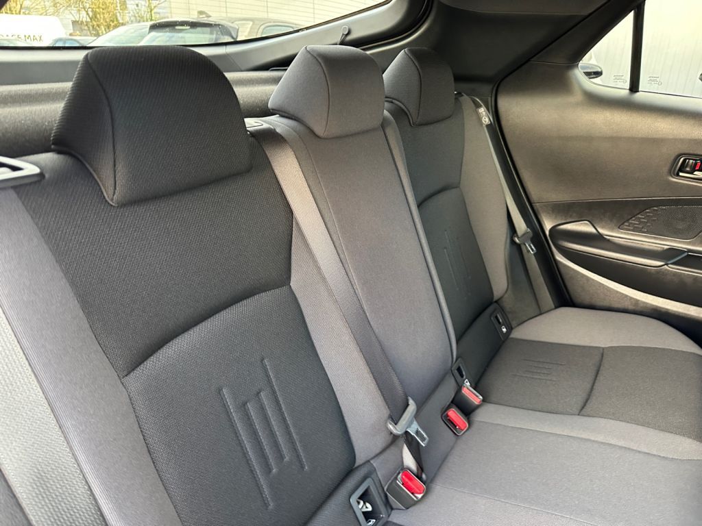 Toyota C-HR 1.8 Hybrid Teamplayer (AX2)