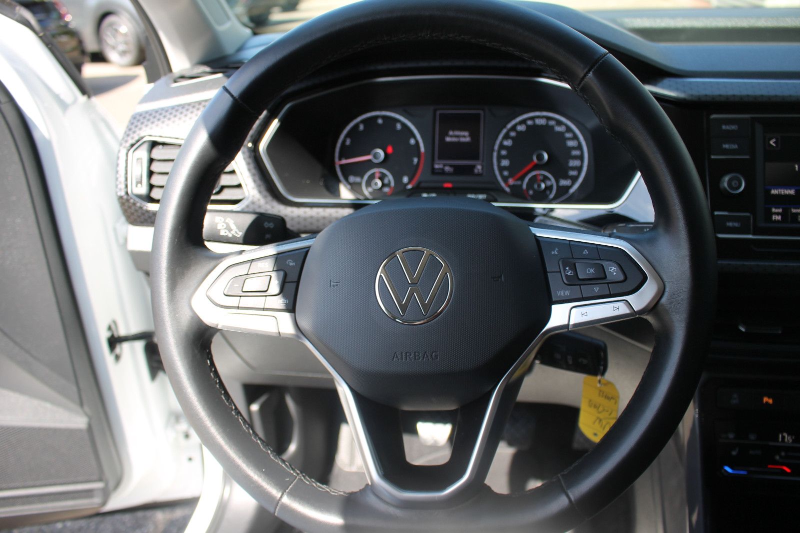 Volkswagen T-Cross Style - Samsaru's Car Outlet