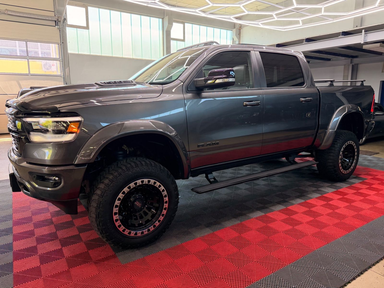 Dodge RAM 1500 5.7 4X4 LARAMIE PANO LPG MonsterTruck