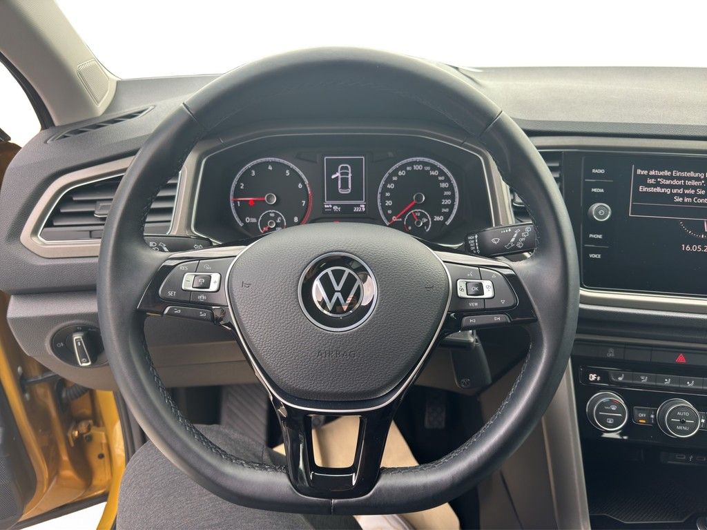 Volkswagen T-Roc 1.5 TSI ACT Style - Samsaru's Car Outlet