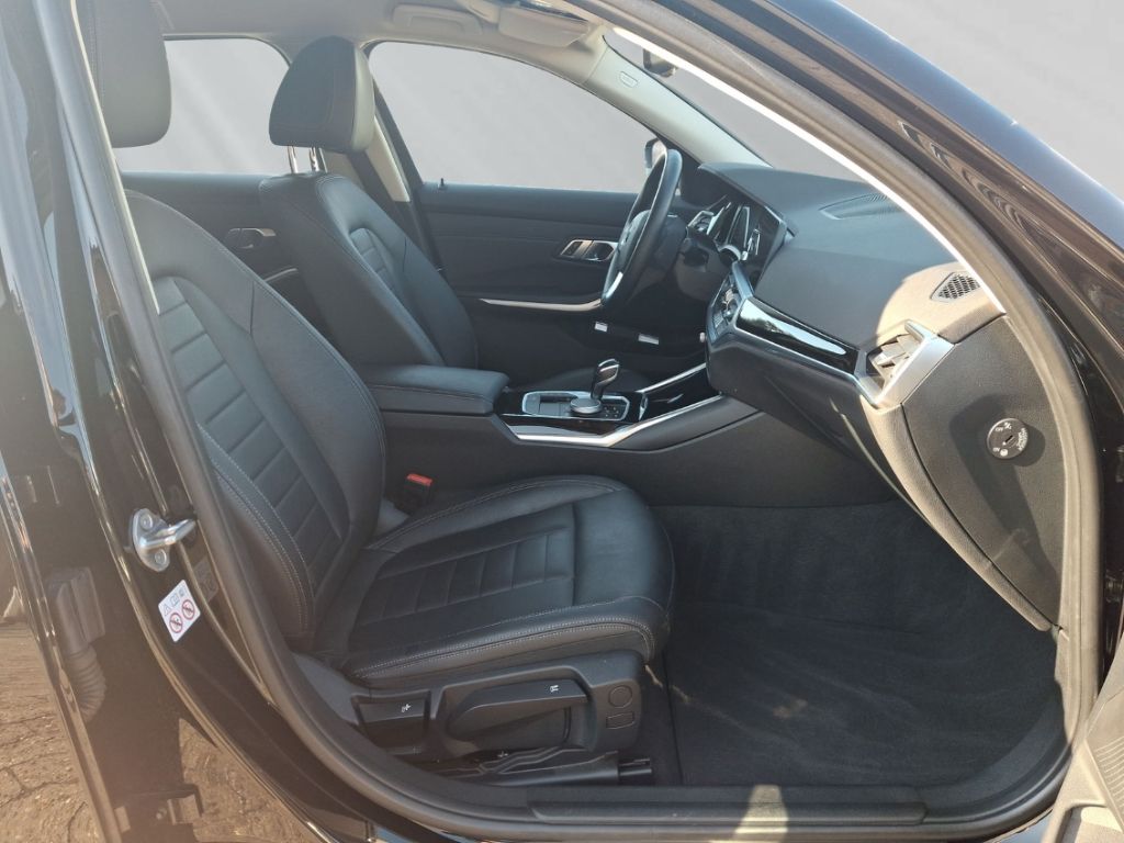 BMW 320 d Touring Luxury Line - Samsaru's Car Outlet