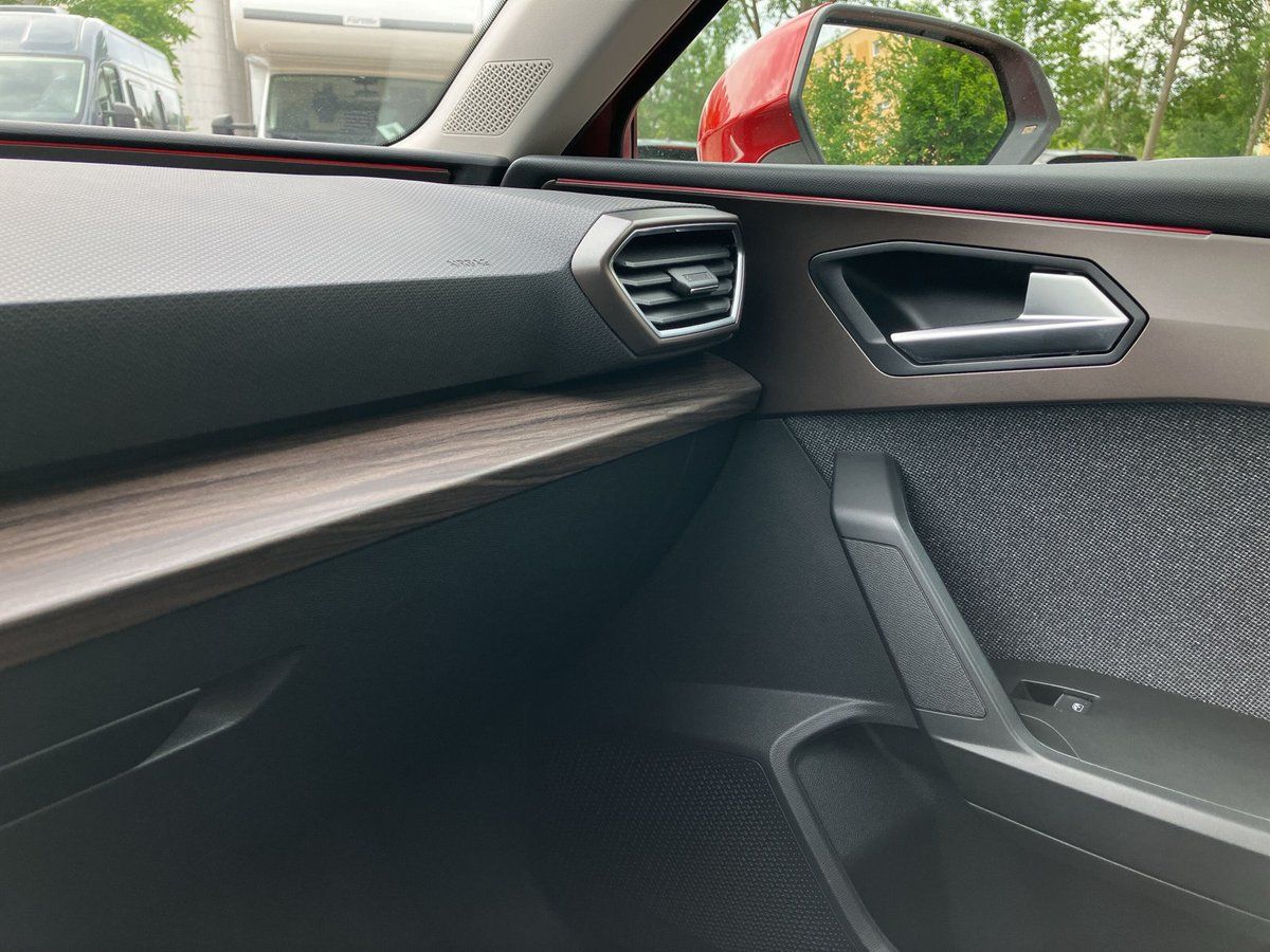 Seat Leon SPORTSTOURER XCELLENCE 1.5 eTSI DSG PANO