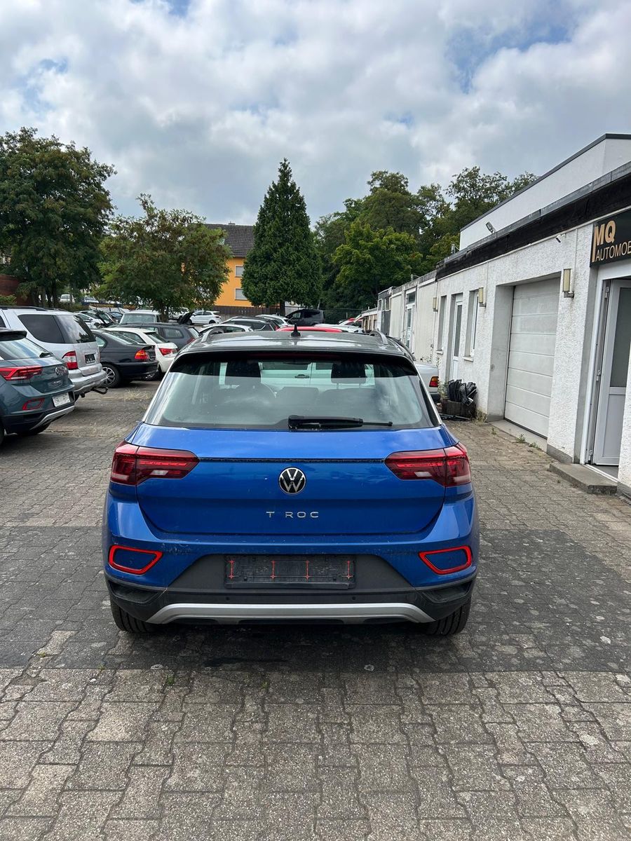 Volkswagen T-Roc Life - Samsaru's Car Outlet