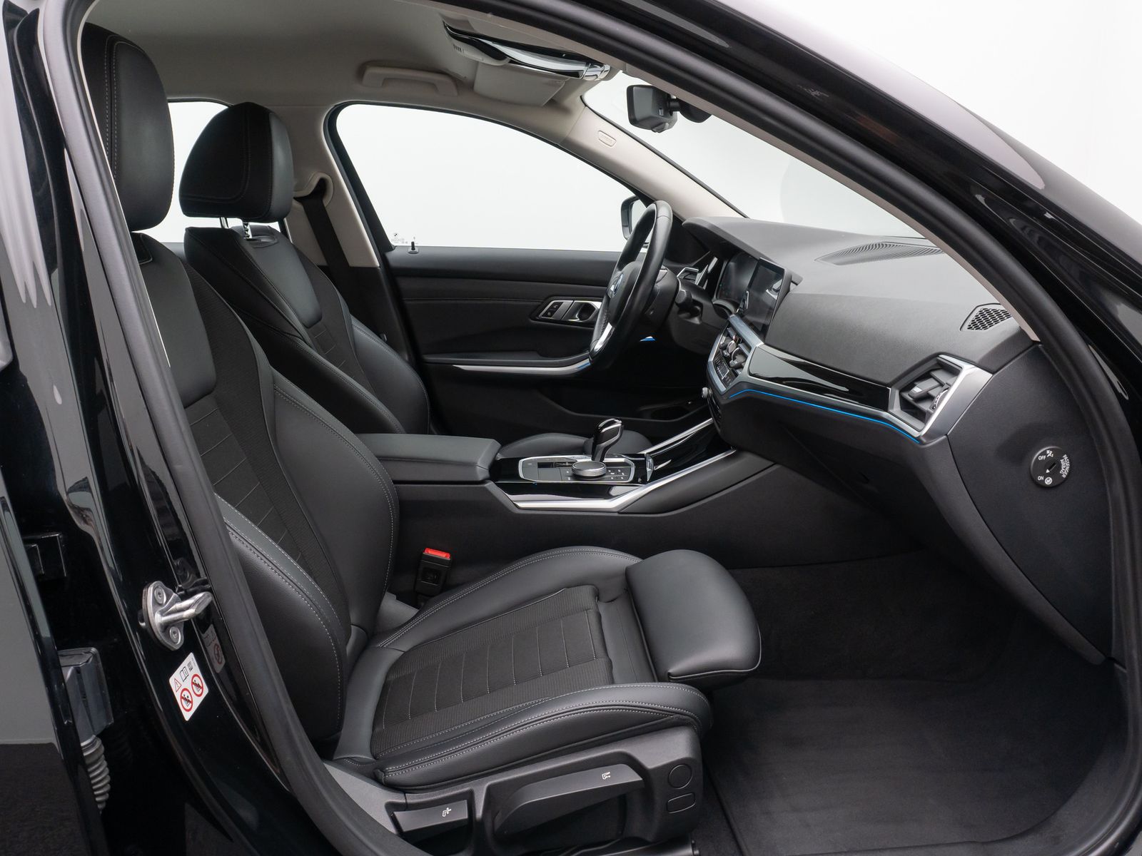 BMW 320e Sport Line - Samsaru's Car Outlet