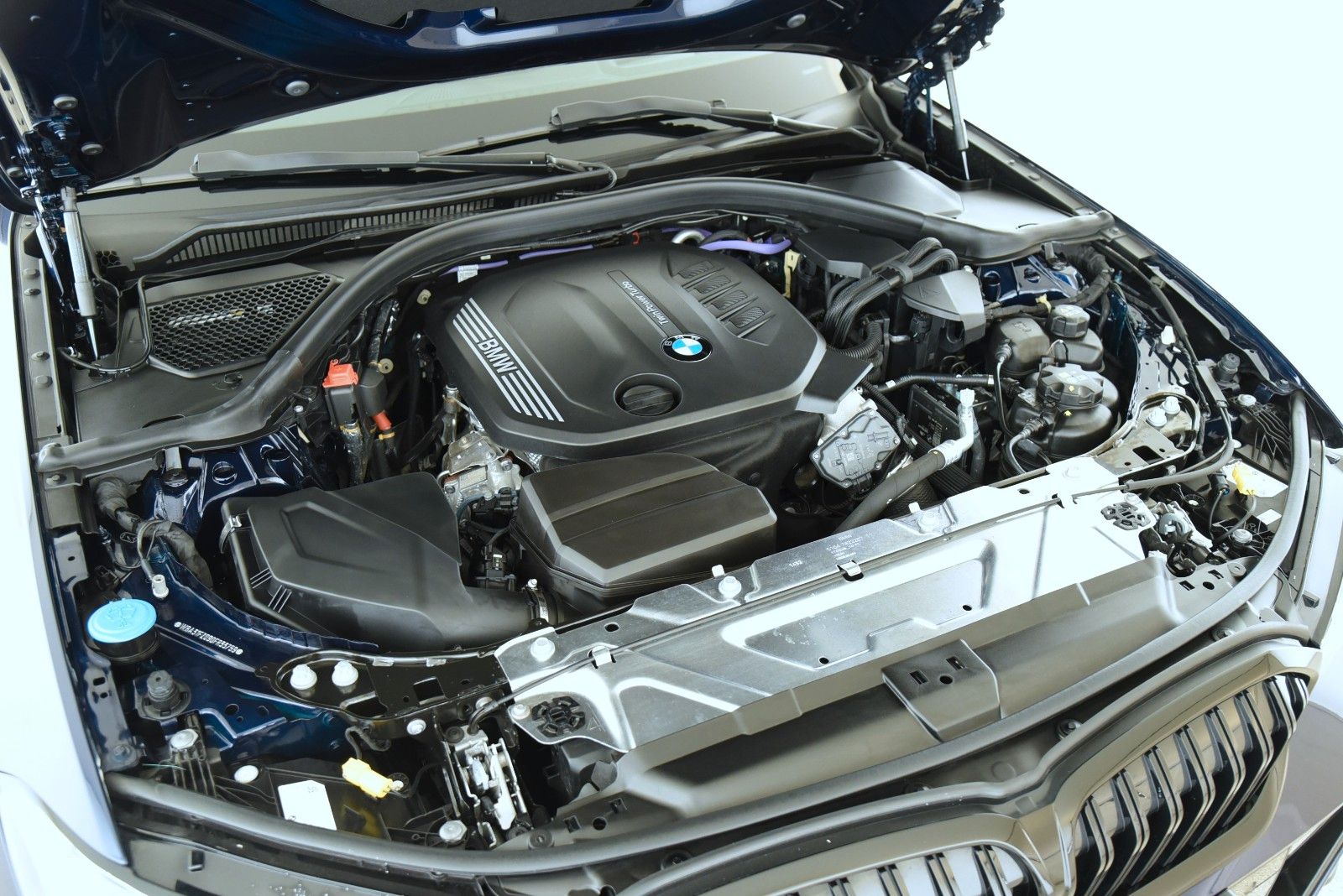 BMW 320d Touring xDrive M Sport - Samsaru's Car Outlet