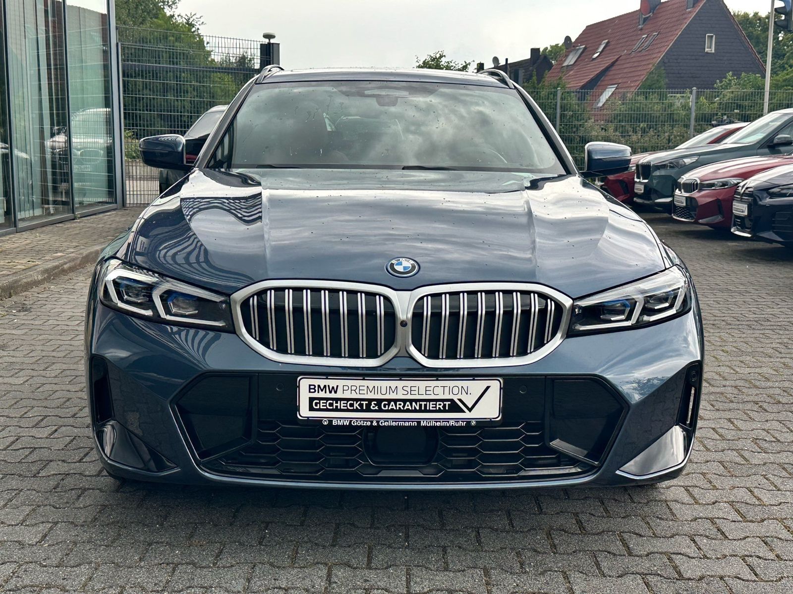 BMW 330e xDrive Touring M Sport Stop&Go Pano AHK 19"