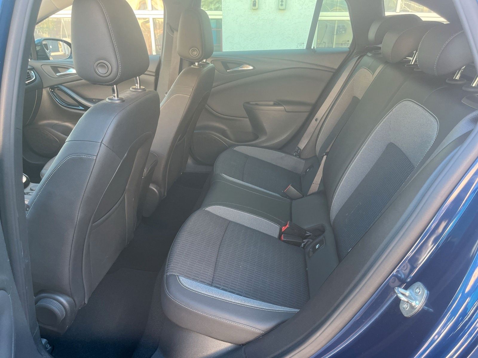 Opel Astra K Sports Tourer Elegance - Samsaru's Car Outlet